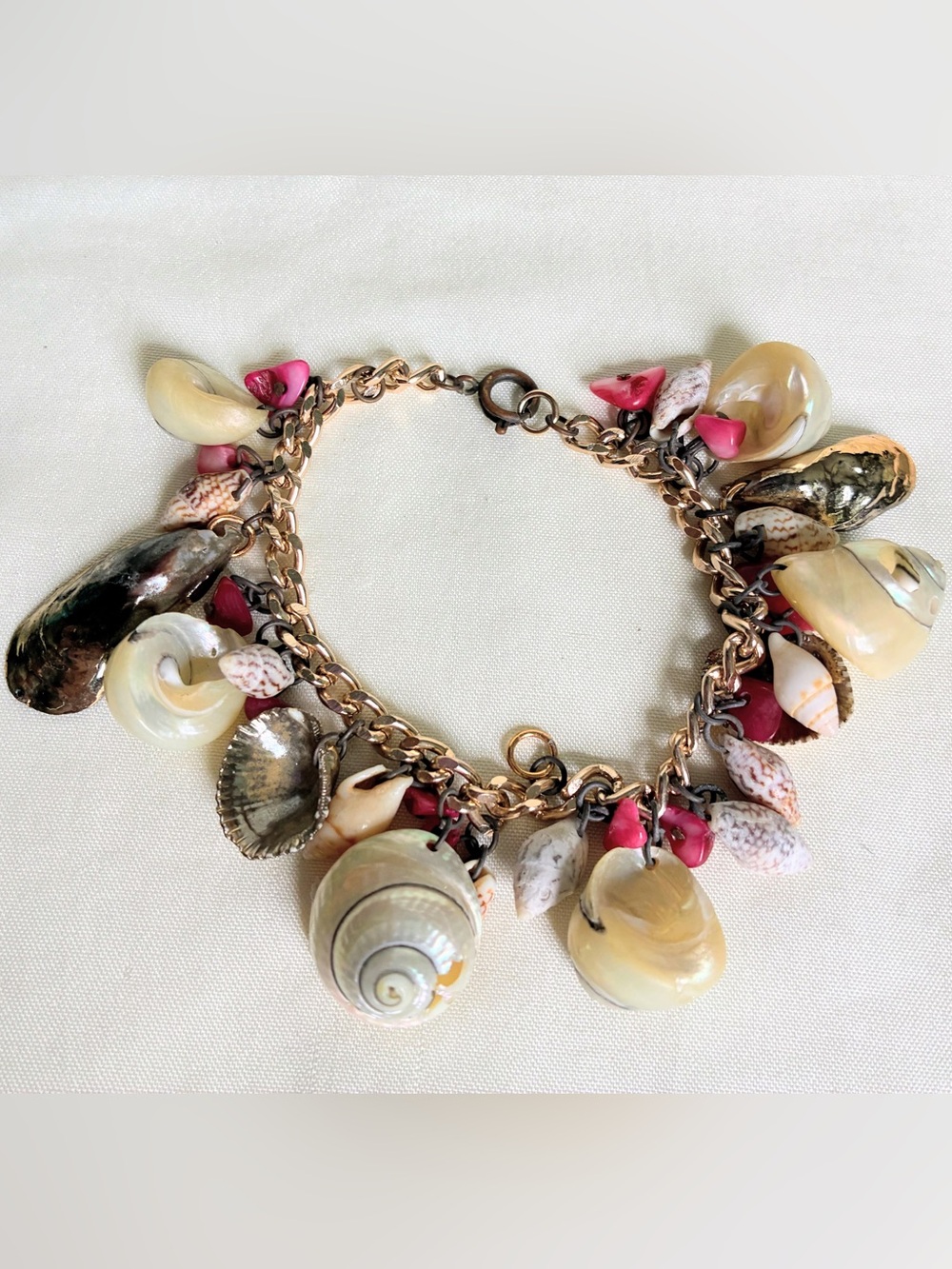 Vintage Shell Bracelet Retro Cha-cha Style Summer In Fair Condition